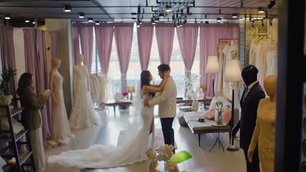 Khoảnh khắc bền lâu (Lasting Moments)